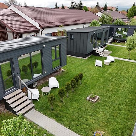 Pixel - Tiny Campus Villa Tîrgu Secuiesc Buitenkant foto
