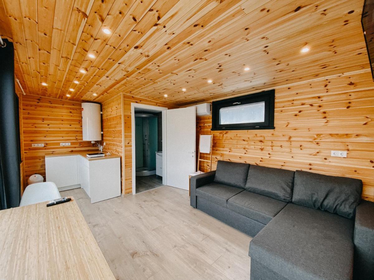 Pixel - Tiny Campus Villa Tîrgu Secuiesc Buitenkant foto