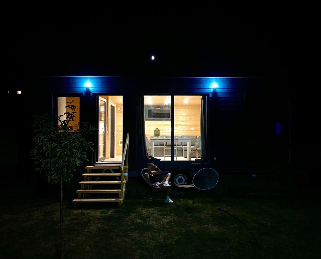 Pixel - Tiny Campus Villa Tîrgu Secuiesc Buitenkant foto