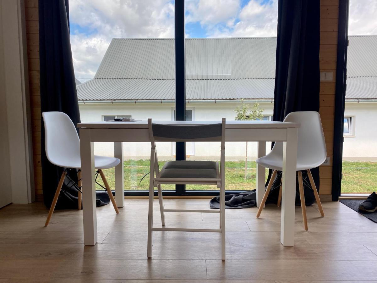 Pixel - Tiny Campus Villa Tîrgu Secuiesc Buitenkant foto