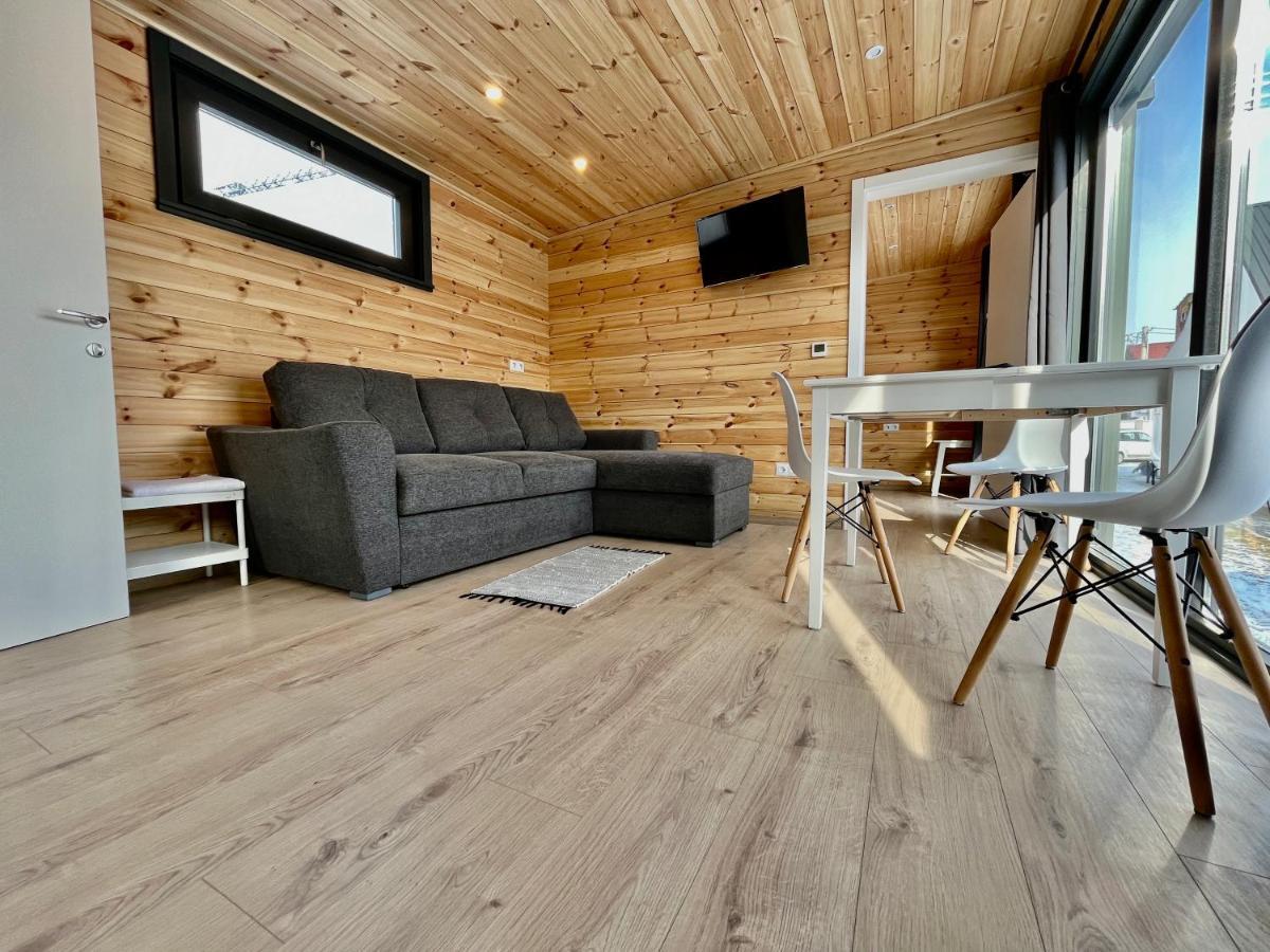 Pixel - Tiny Campus Villa Tîrgu Secuiesc Buitenkant foto