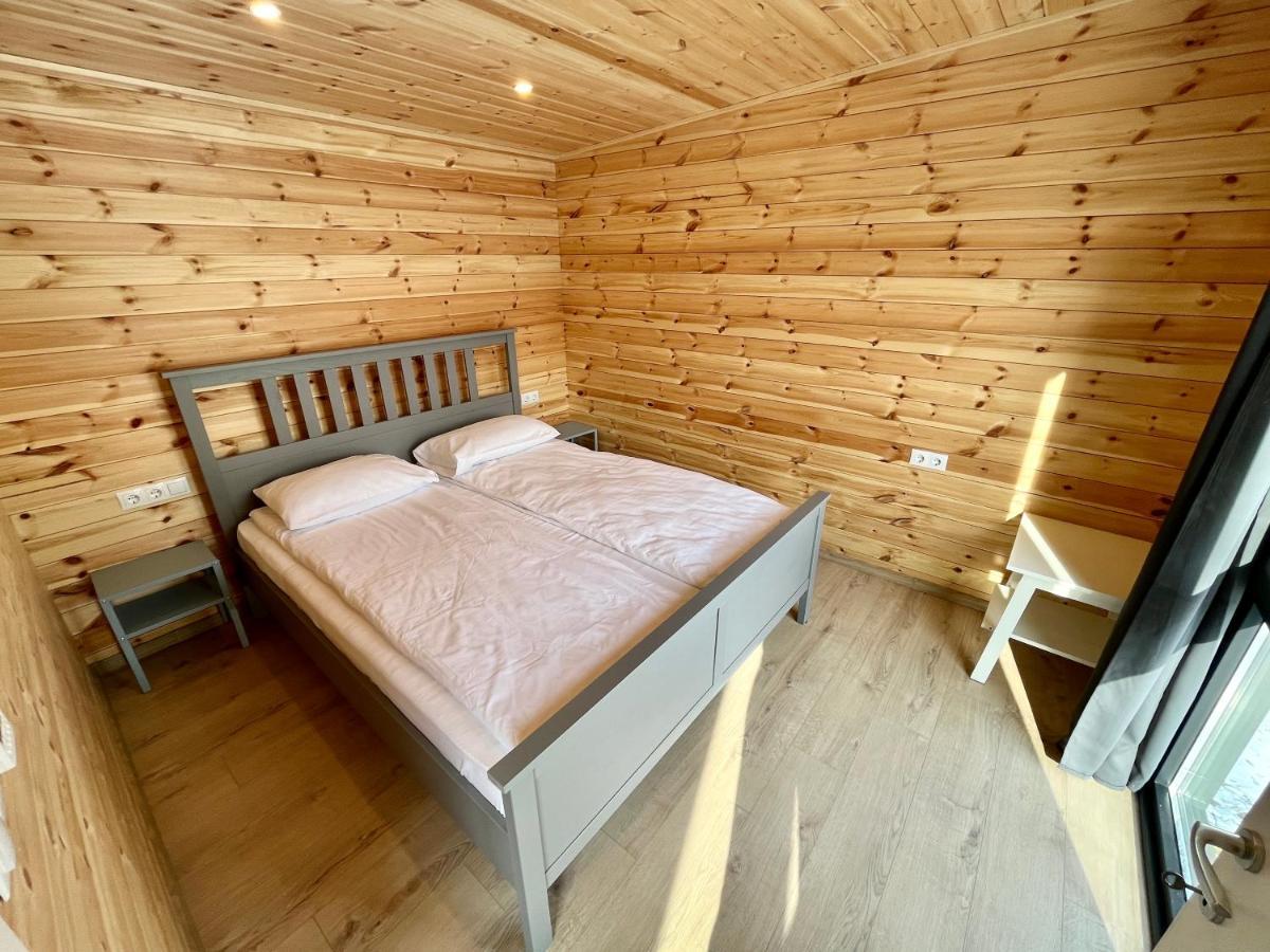 Pixel - Tiny Campus Villa Tîrgu Secuiesc Buitenkant foto