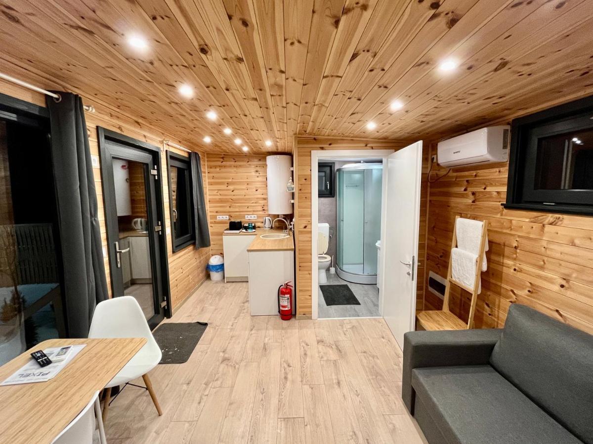 Pixel - Tiny Campus Villa Tîrgu Secuiesc Buitenkant foto