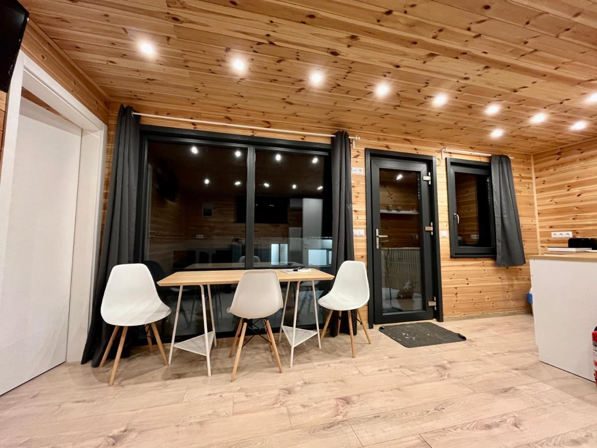 Pixel - Tiny Campus Villa Tîrgu Secuiesc Buitenkant foto