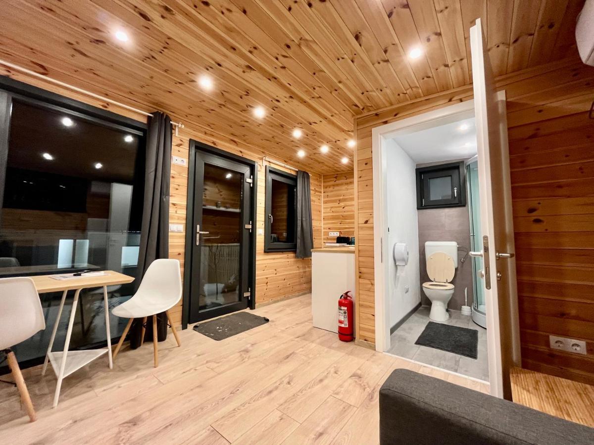 Pixel - Tiny Campus Villa Tîrgu Secuiesc Buitenkant foto