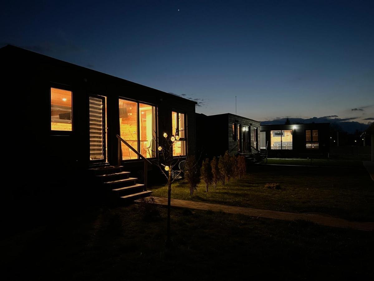 Pixel - Tiny Campus Villa Tîrgu Secuiesc Buitenkant foto