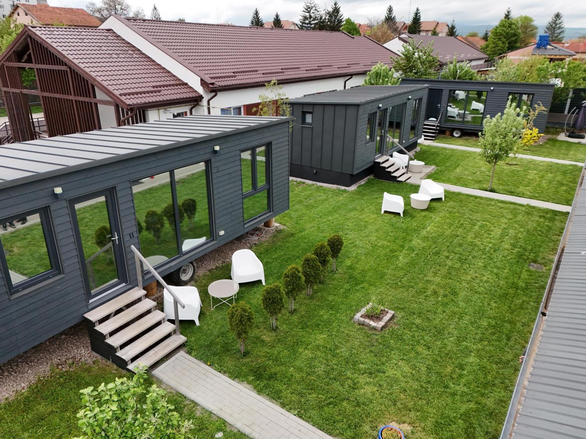 Pixel - Tiny Campus Villa Tîrgu Secuiesc Buitenkant foto